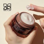 کرم فوق مغذی و روشن کننده چای سیاه اینیسفری ۲۰ میل - Image 5