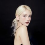 لیپ گلاس شیشه ای و براق GLYF Glue Gloss - Image 43
