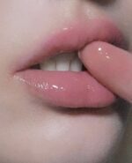 لیپ گلاس شیشه ای و براق GLYF Glue Gloss - Image 31